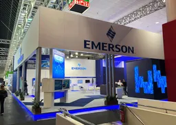 80x80 Island booth design by Exhibit Edge (Star)